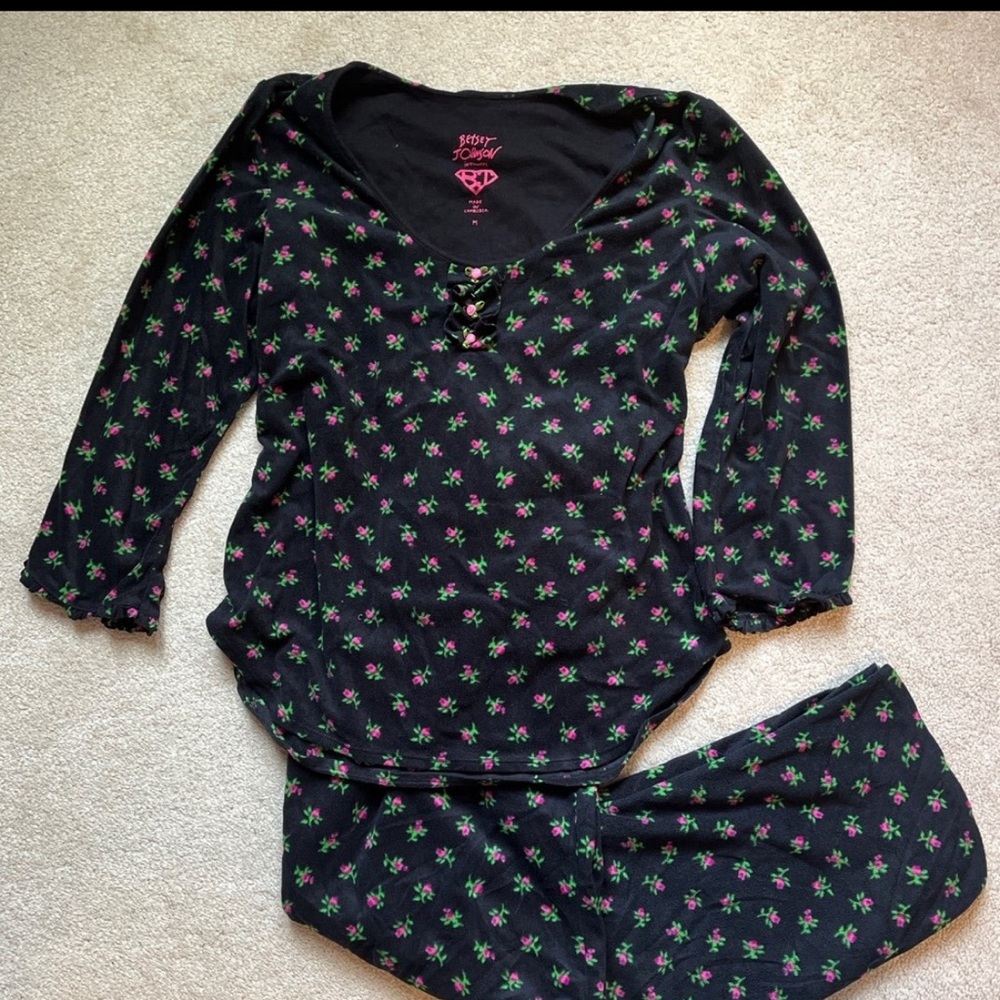 Betsey Johnson floral pajama set